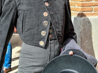 El torero Enrique Ponce, el pasado 2 de mayo en Las Ventas, con la efigie de Franco en la botonadura de la chaquetilla.