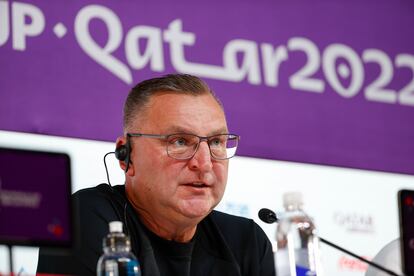 El entrenador de la selección polaca de fútbol, Czeslaw Michniewicz, en rueda de prensa, antes del partido contra México.