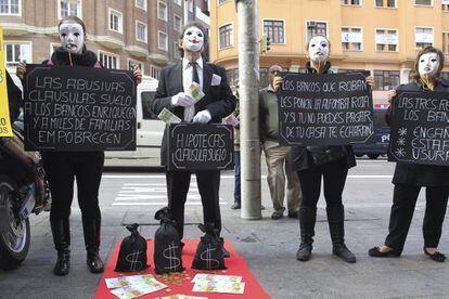 Una protesta de afectados por las clausulas suelo