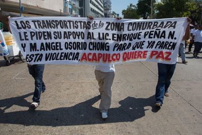 Comerciantes, taxistas y conductores de autobús manifestándose por un Acapulco más seguro este mes