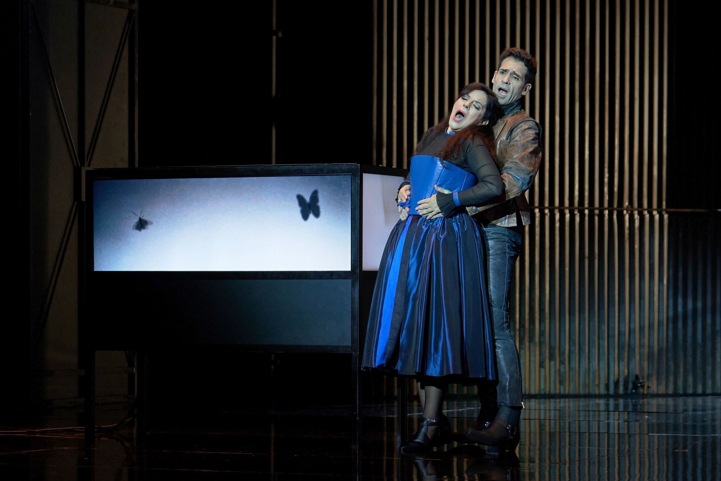 Nancy Fabiola Herrera e Ismael Jordi, en 'Roberto Devereux', de Donizetti, en la Maestranza de Sevilla.
