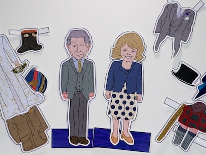 Un 'collage' con la vestimenta del rey Carlos III y de la reina consorte Camila.