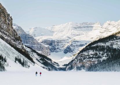 El lago Louise congelado en invierno.