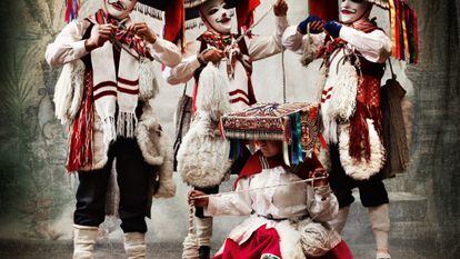 Trajes de la danza Qhapaq Qolla, distrito y provincia de Paucartambo, Cuzco.