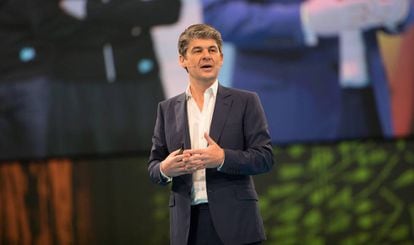 Alex Dayon, presidente de Salesforce, durante un congreso de la compañía en París este año.