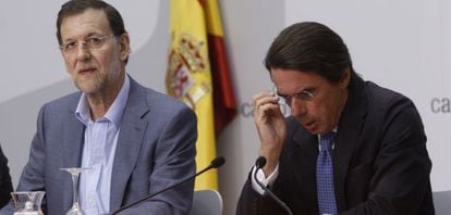El presidente del Gobierno, Mariano Rajoy, y el expresidente Jos&eacute; Mar&iacute;a Aznar, en el campus de FAES. 