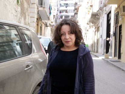 La activista y periodista argelina perseguida Amira Buraui, en 2014 en Argel.