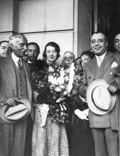 Francesc Macià amb la seva dona Eugènia Lamarca i el seu advocat francès en el cas, Henri Torrès.