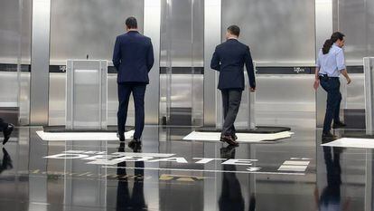 Pedro Sánchez, Pablo Casado, Pablo Iglesias, Albert Rivera y Santiago Abascal antes del debate electoral.
