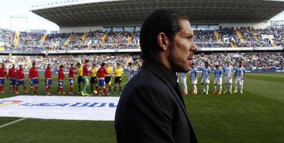 Simeone, antes del partido ante el Málaga en La Rosaleda.