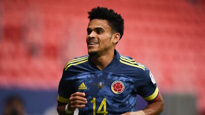 Luis Díaz celebra su primer gol contra Perú, este viernes en el estadio Mané Garrincha.