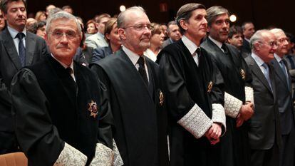 Santiago Martínez Vares, Juan Antonio Xiol, Pedro González-Trevijano y Enrique López en la toma de posesión de sus cargos en el Constitucional en junio de 2013.