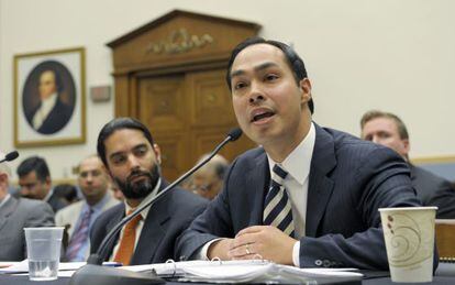 El Alcalde de San Antonio, Julián Castro, durante una de sus intervenciones en la audiencia sobre la reforma de inmigración.