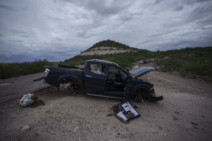Un vehículo baleado luego de un presunto enfrentamiento el Cartel de Sinaloa y el Cartel de Jalisco Nueva Generación, en Zacatecas, en junio de 2021.