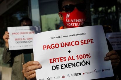 Una protesta ante la dirección provincial del SEPE en Valencia, el pasado noviembre.