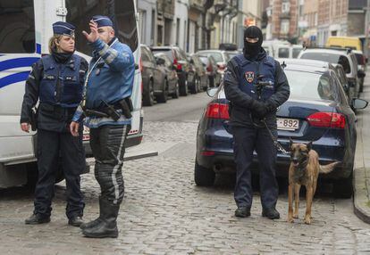 Agents francesos han participat amb les forces de seguretat belgues en escorcolls efectuats a Brussel·les durant els últims dies.