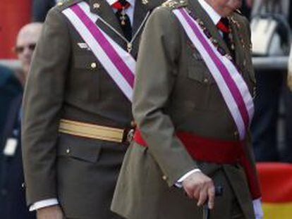 Don Juan Carlos y el Pr&iacute;ncipe Felipe, en la ceremonia de hoy en El Escorial.