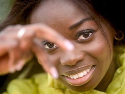 Fátima Diame, bronce en salto de longitud de los Mundiales de atletismo de Glasgow, retratada en el estadio de Guadalajara.