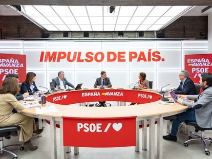 Reunión del Comité Organizador de la Convención Política del PSOE, el 15 de enero en la sede del partido en Ferraz.