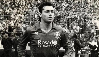 Michael Robinson, con la camiseta del Club Atlético Osasuna.