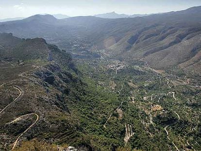 Una vista de La Vall de la Gallinera.