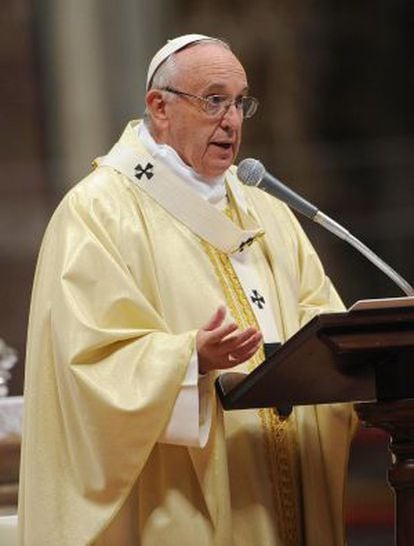 El papa Francisco, durante la misa este sábado con ocasión de la Virgen de Guadalupe.