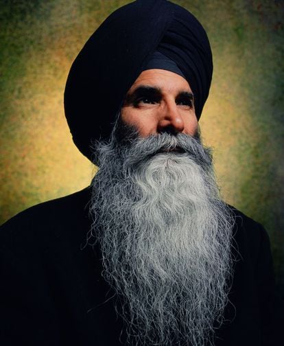 Mangal Singh, Sikh (America), 2002