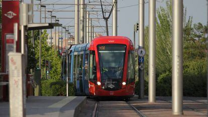 El Metro Ligero Oeste por Ciudad de la Imagen.