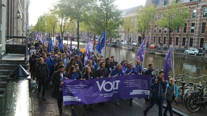 Simpatizantes de Volt, este sábado en Ámsterdam.