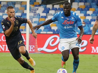 El defensa del Nápoles Kalidou Koulibaly, en un lance del partido contra el Génova hace una semana.