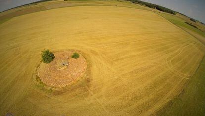 El pasado 24 de julio, Jer_pf subió esta foto a la red social en la categoría 'Country'. Es un pedazo de cultivo en Taizé, en la región de Poitou-Charentes (Francia). El dron no está especificado, pero la cámara es una GoPro Hero 3 Black Edition.
