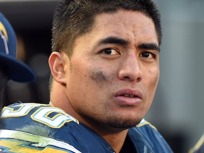 Manti Te'o durante un partido entre los Denver Broncos y los San Diego Chargers en diciembre de 2014.