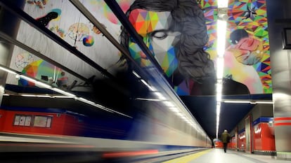 El mural de la estación de Metro de Paco de Lucía en el barrio de Mirasierra de Madrid.