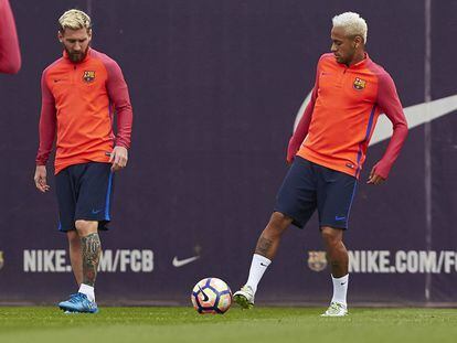 Messi y Neymar en la sesión de entrenamiento del Barcelona