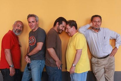 De izquierda a derecha, Leonardo Padura, Pedro Cabiya, Mario Mendoza, Paco Ignacio Taibo II y Élmer Mendoza, en el Festival de la Palabra de San Juan de Puerto Rico.