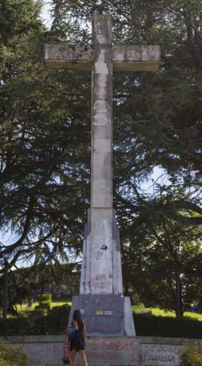 La cruz franquista de O Castro, en Vigo. / LALO R. VILLAR