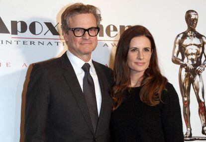 El actor Colin Firth y su esposa Livia durante los premios Apoximeno en Florencia en noviembre de 2017.