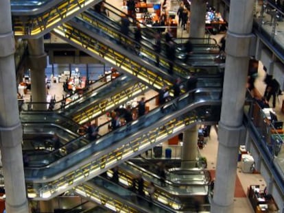 Interior de la sede de Lloyd&#039;s of London.