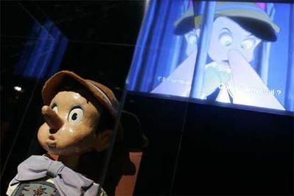 Un muñeco de Pinocho, en la exposición <i>Érase una vez Walt Disney</i> en el Gran Palais de París.