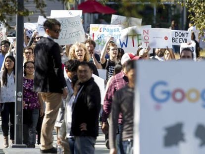 Protesta de empleados de Google en la sede en Mountain View