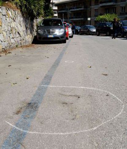 Un círculo señala el lugar donde fue tiroteado el ejecutivo Roberto Adinolfi.