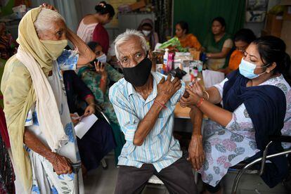 Últimas noticias del coronavirus y la vacunación, en directo | India  registra el número de nuevos contagios diarios más alto de los dos últimos  meses | Sociedad | EL PAÍS