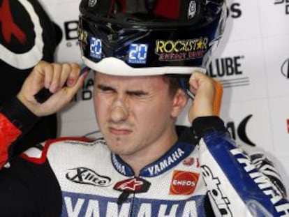 Jorge Lorenzo se quita el casco en Motegi