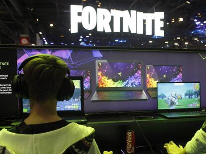 Dos jugadores de Fortnite en París