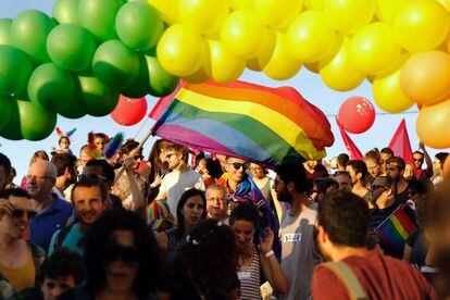 Participantes en el desfile del Orgullo Gay en la ciudad de Beersheba (Israel), el 22 de junio de 2017.