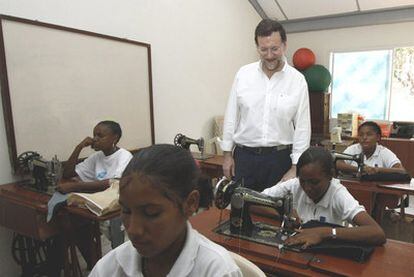 Mariano Rajoy,  en las instalaciones de un proyecto de ayuda para madres adolescentes en Cartegena (Colombia) el pasado viernes.