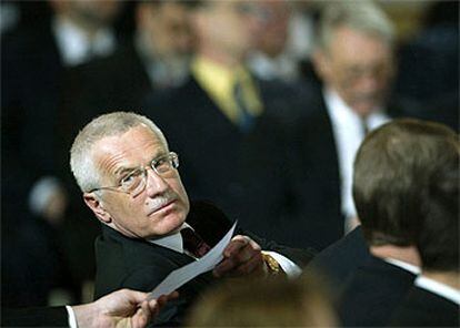 Václav Klaus, nuevo presidente de la República Checa, ayer durante la votación en el Parlamento.