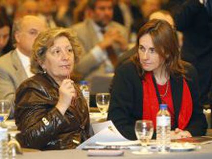 Pilar Gonzalez de Frutos, presidenta de Unespa, junto con Flavia Rodriguez-Ponga, directora general de Seguros y Fondos de Pensiones.
