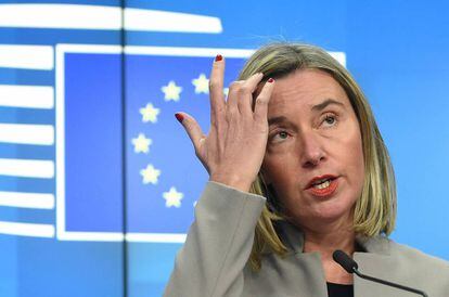 La alta representante de política exterior, Federica Mogherini, en rueda de prensa en Brusela este lunes.