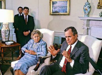 Uno de los jefes de gabinete de George W. Bush, John Sununu, acumuló todos los defectos del puesto. El Congreso se quejó sobre todo de su afición a insultar. Él repuso que lo hacía aposta. Tuvo que dimitir.